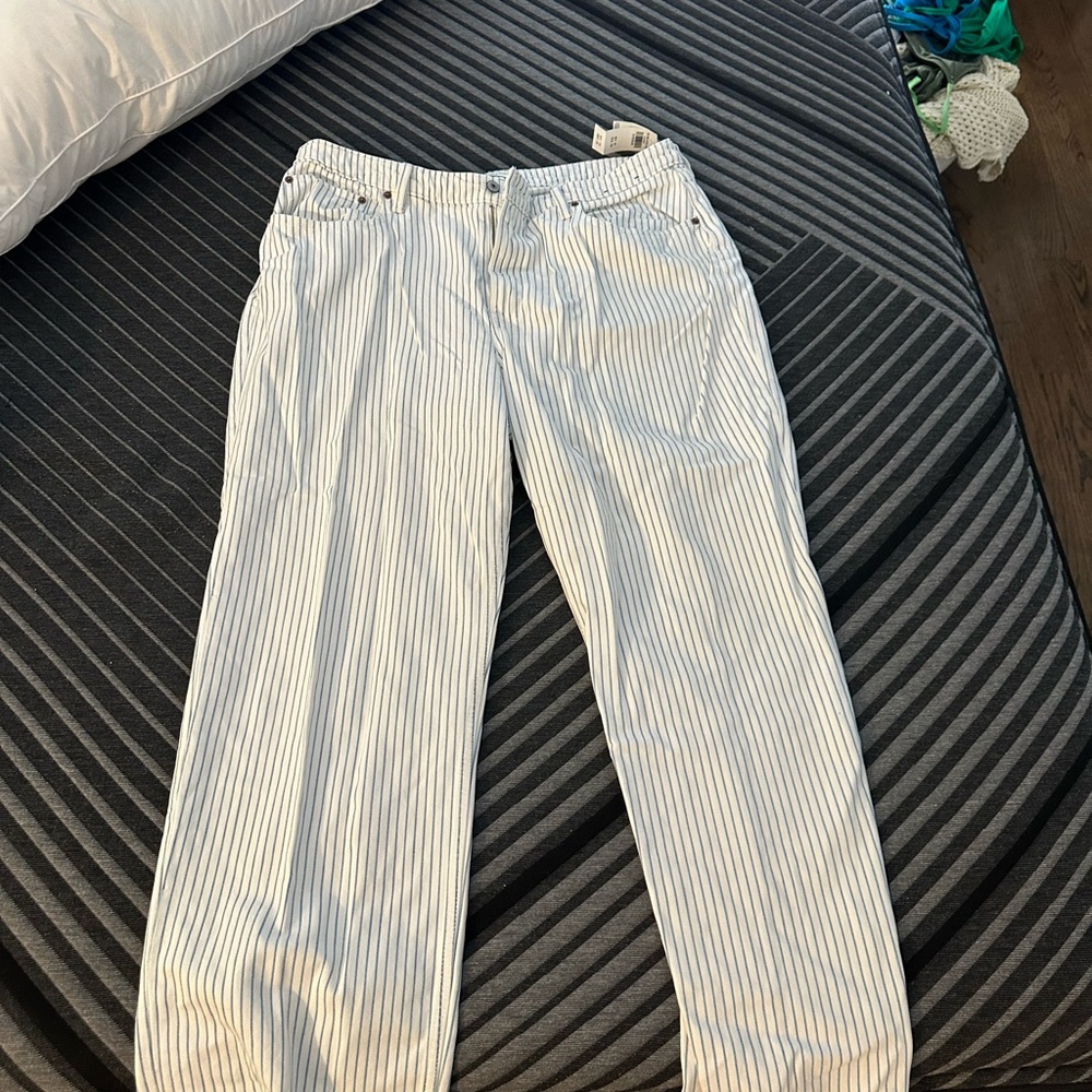 Abercrombie & Fitch White and Blue Striped Women Jeans NEVER WORN
